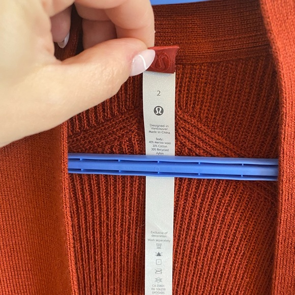 Lululemon Merino Wool-Blend Knit Long Sweater Cardigan Wrap in Cayenne - Picture 4 of 5